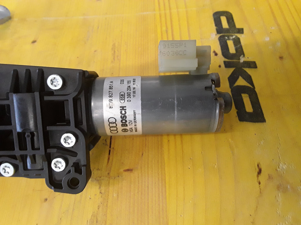 Audi A4 8W  Antriebseinheit für Heckklappe 8W9 827 852 D
