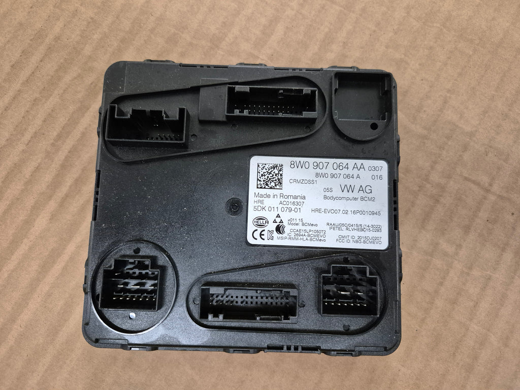 Audi A4 8W  Zentralsteuergerät für Komfortsystem 8W0 907 064 AA