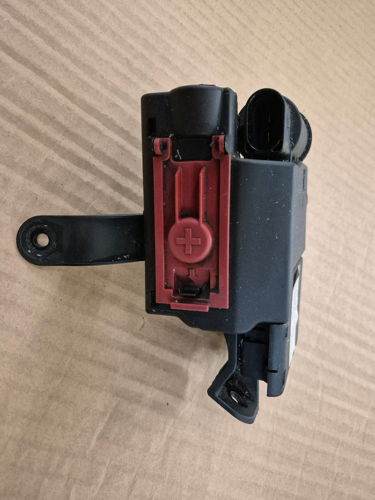 Audi A4 8W Sicherungsdose mit Sicherung 8W0 941 824 AN  Potentialverteiler 8W0 941 823